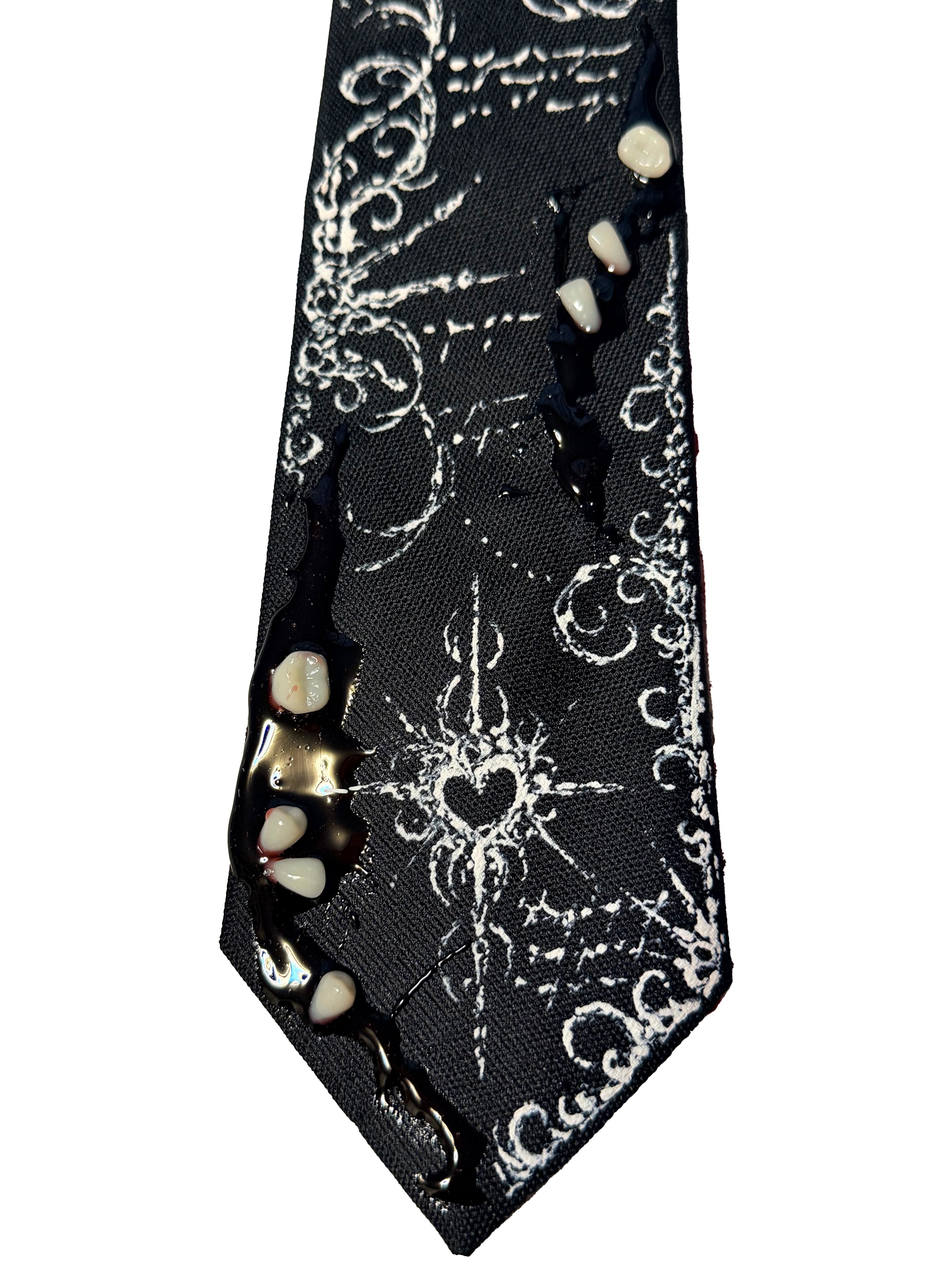 Tie "Fangs"